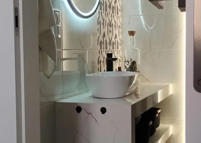 Warowna Centrum * פז'יז'ינה